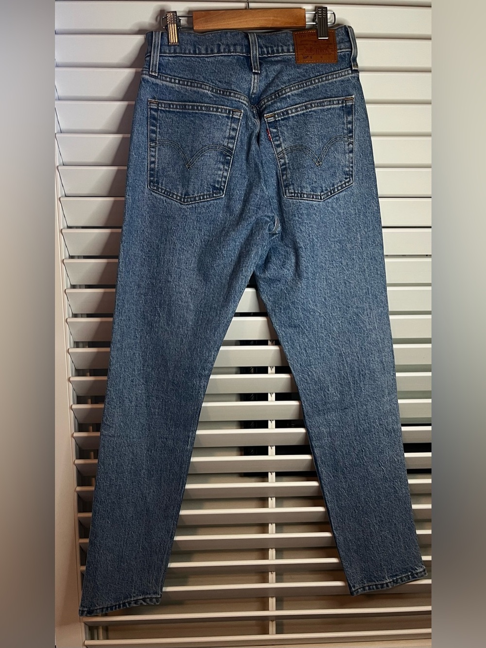 Levi's Medium Blue Straight-Leg Jeans with White Zigzag Embroidery. New no tags - Picture 14 of 15